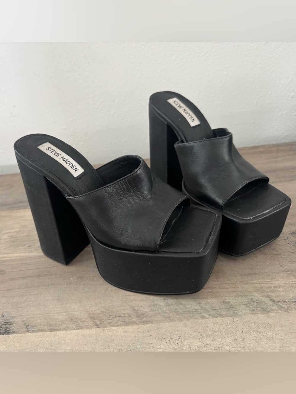 Steve Madden Trixie Black Leather Platforms